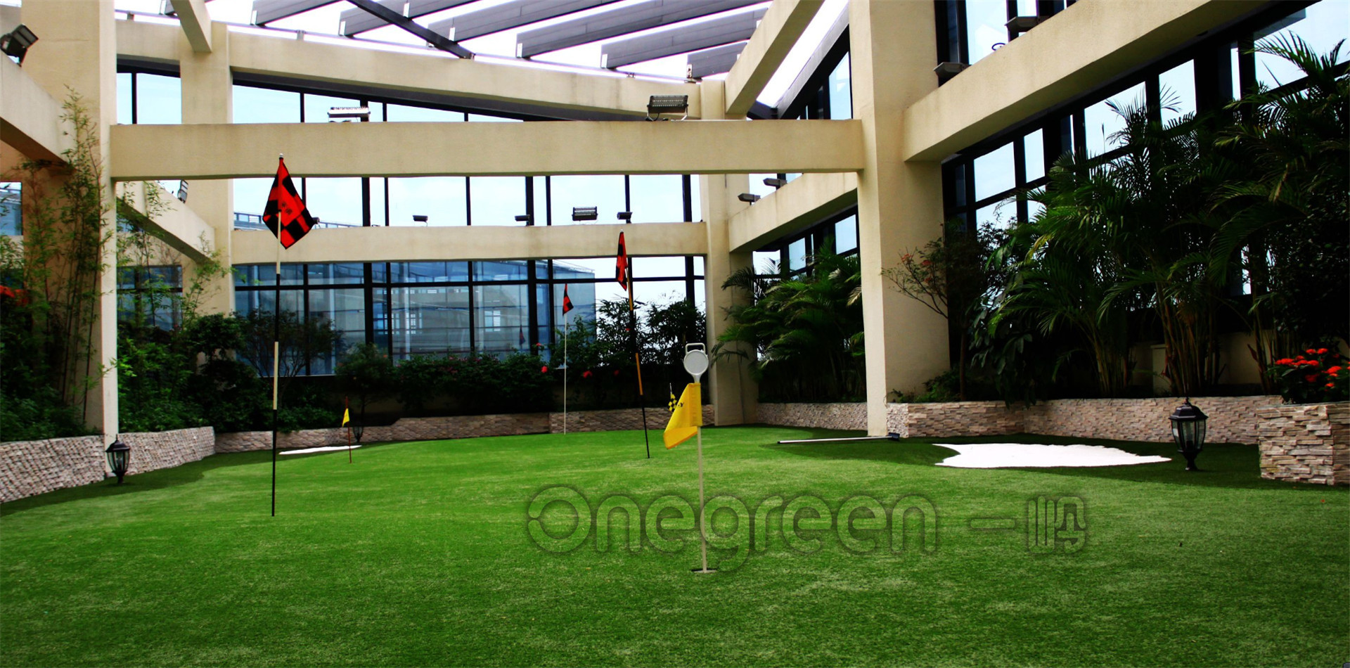 廣東佛山-廣發金融大廈屋頂果嶺